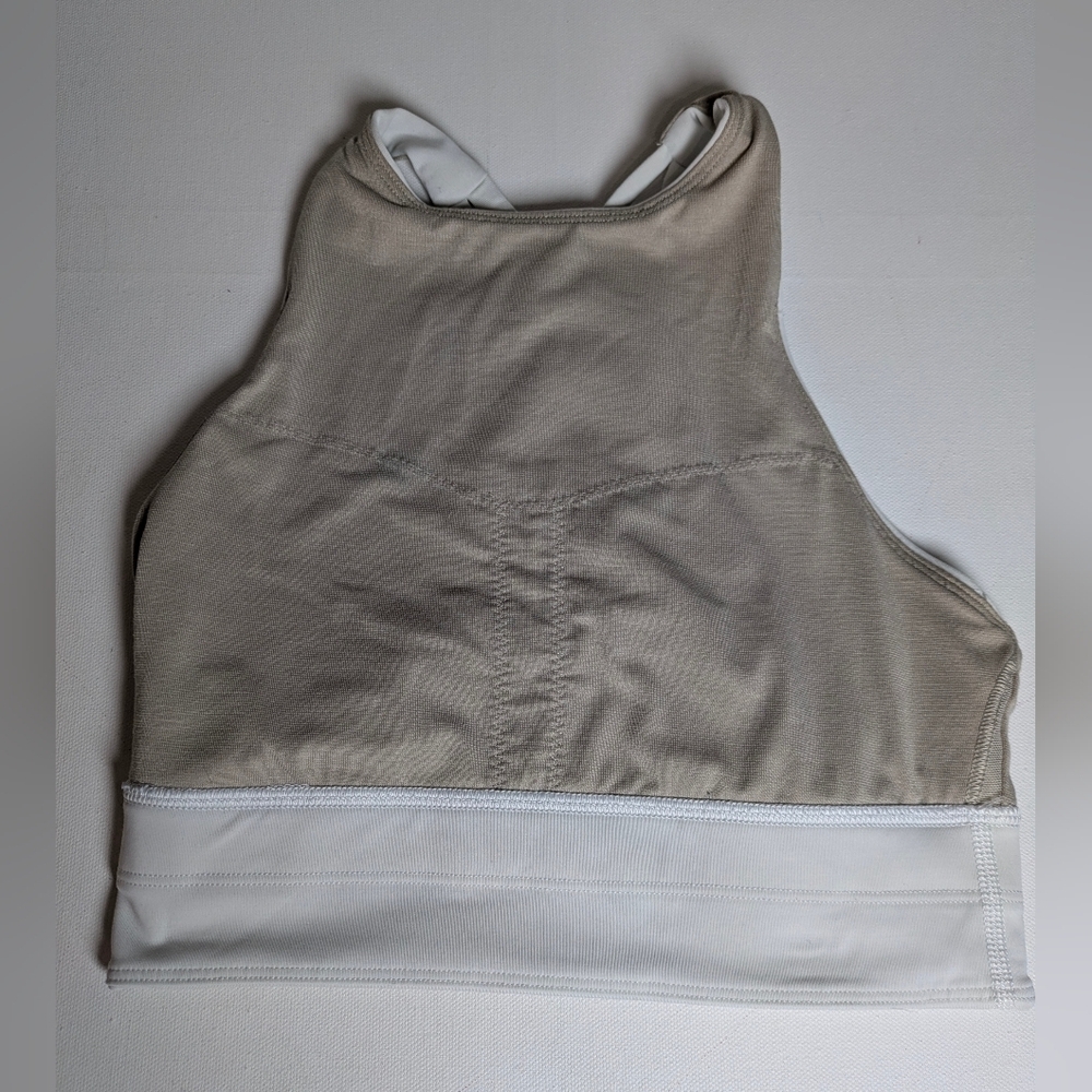 Lululemon Energy Bra White Luxtreme Mesh Workout Run Yoga Size 4 euc - Picture 7 of 10
